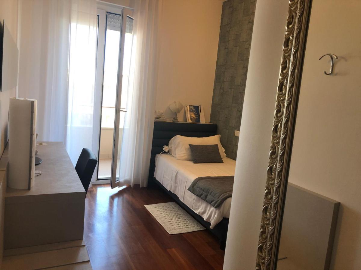 Hotel Alexander غابيتّشي ماري المظهر الخارجي الصورة