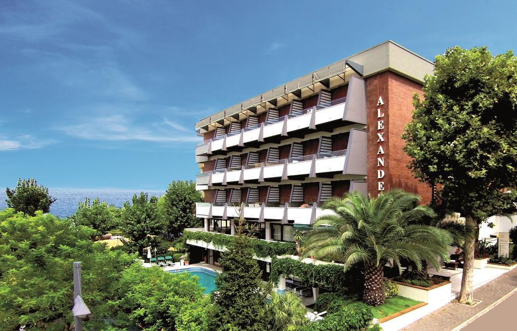 Hotel Alexander غابيتّشي ماري المظهر الخارجي الصورة