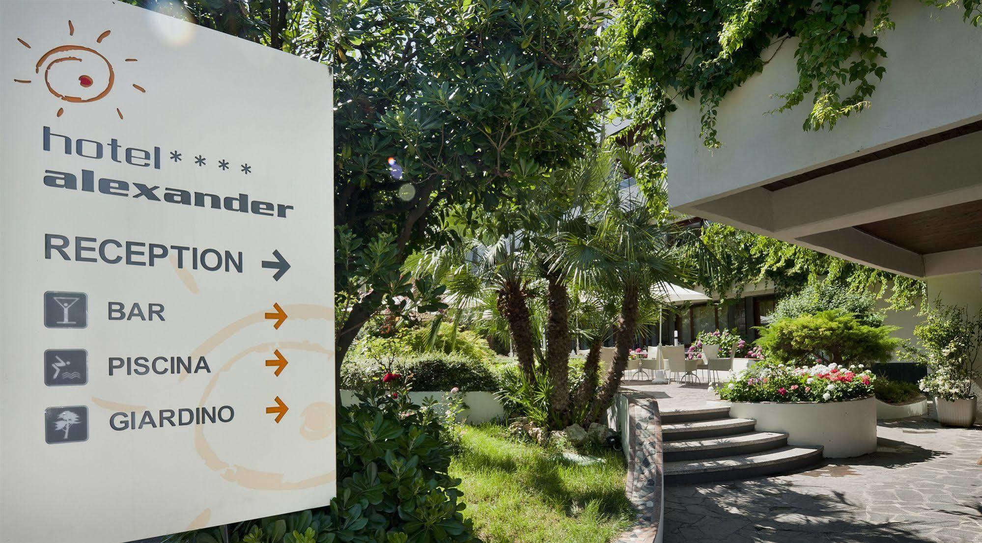 Hotel Alexander غابيتّشي ماري المظهر الخارجي الصورة