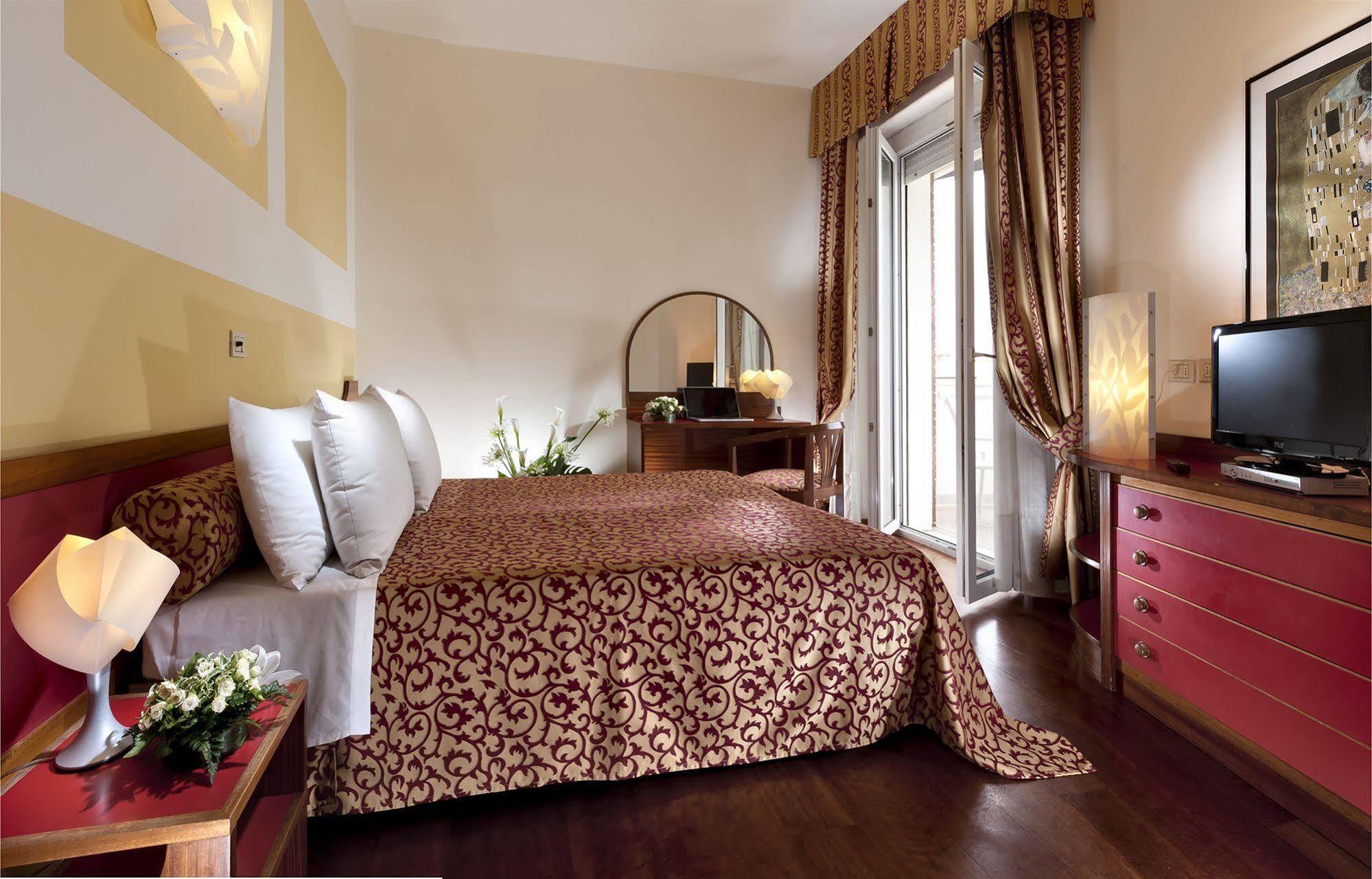 Hotel Alexander غابيتّشي ماري المظهر الخارجي الصورة