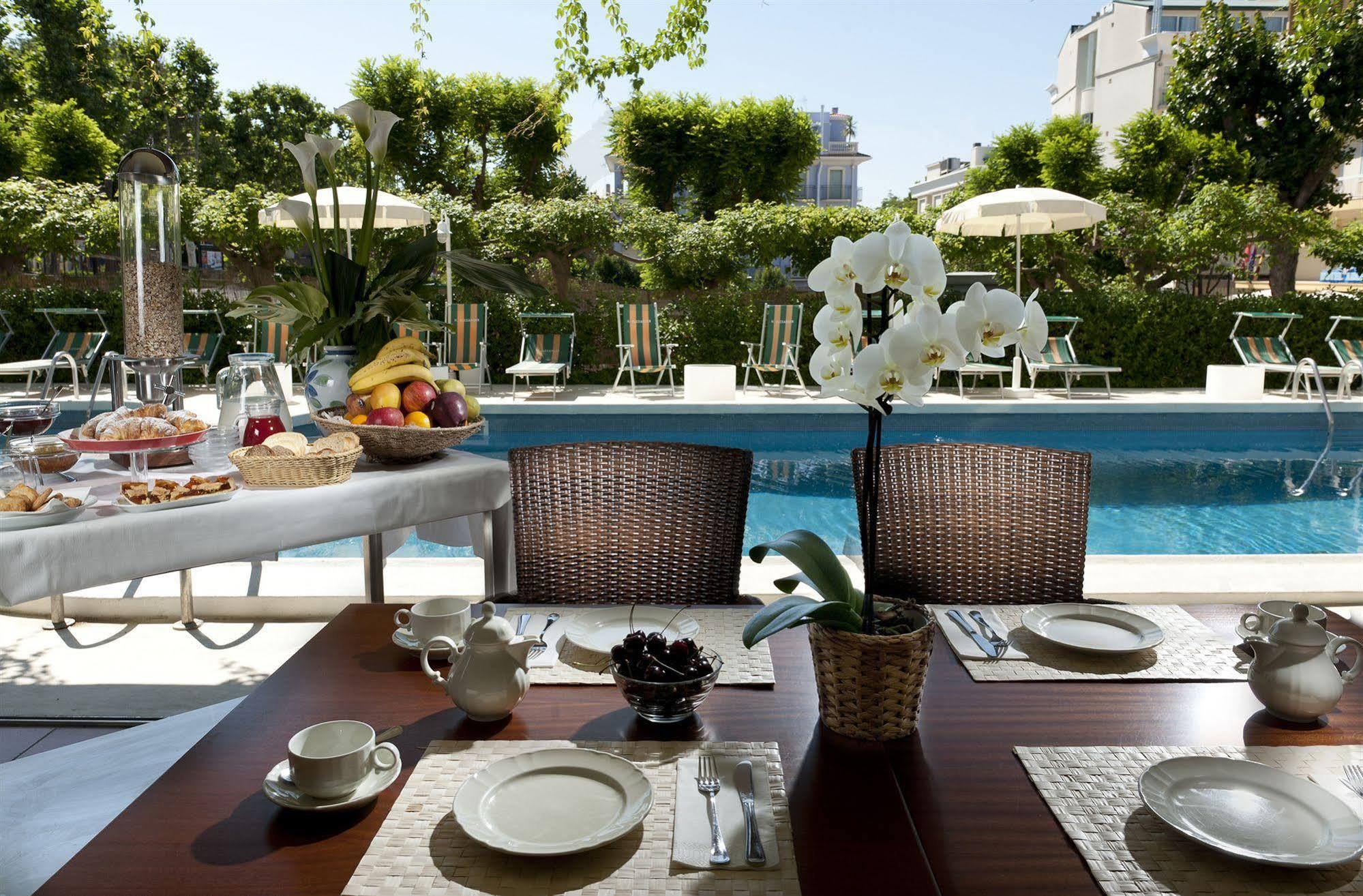 Hotel Alexander غابيتّشي ماري المظهر الخارجي الصورة