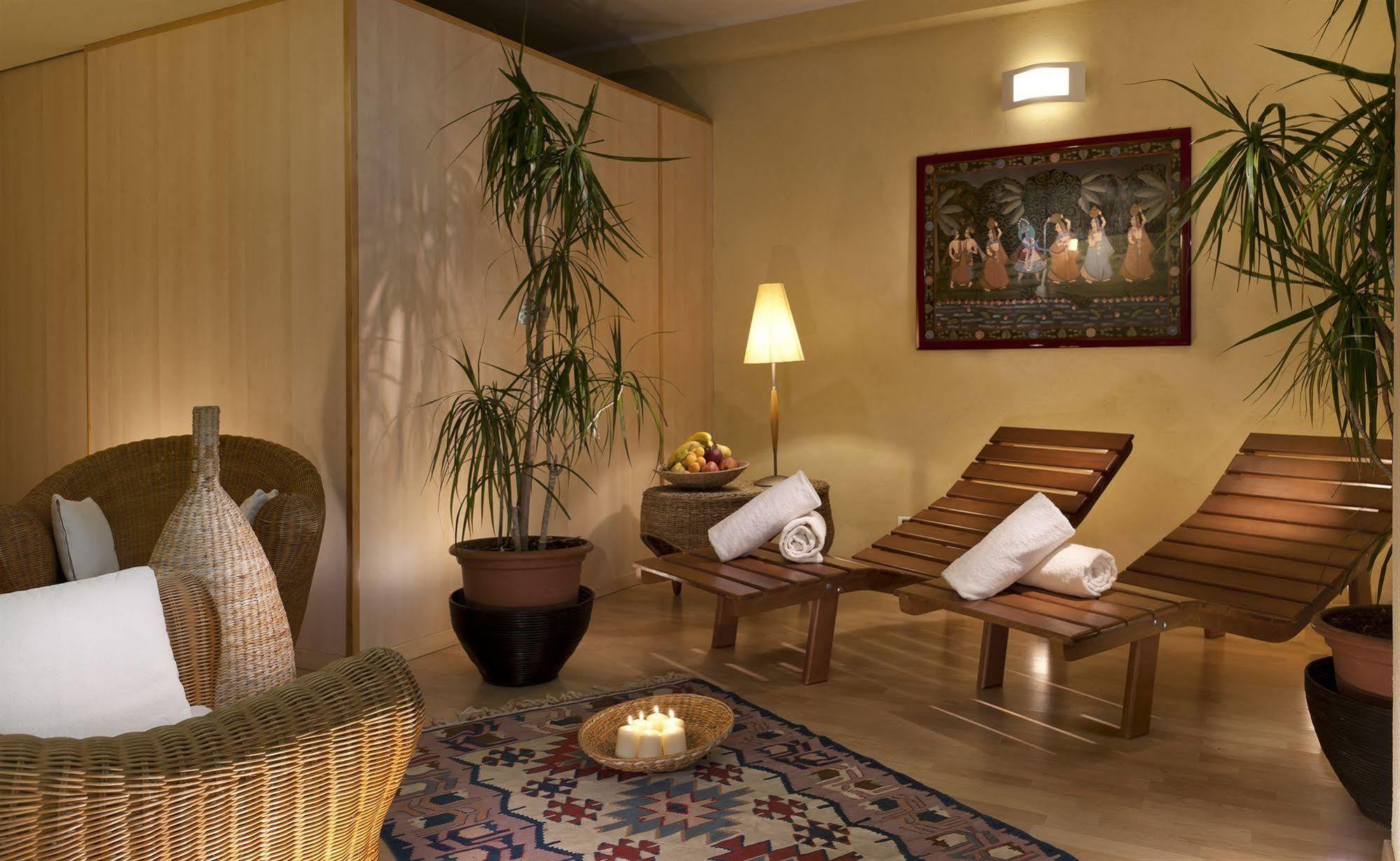 Hotel Alexander غابيتّشي ماري المظهر الخارجي الصورة